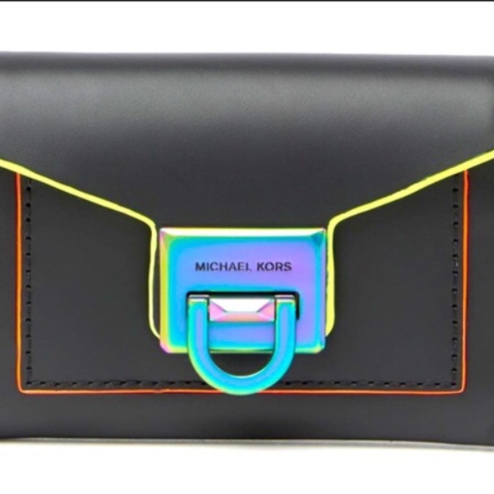 **ISO Michael Kors Manhattan Contrast Trim Wallet ISO**